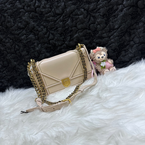 95新 DIOR/迪奥 迪奥粉色盾牌链条斜挎包