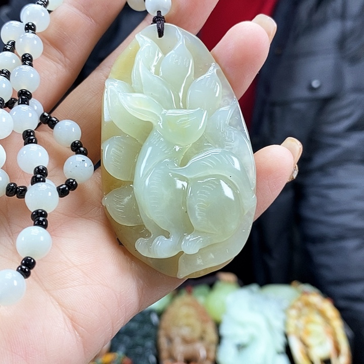 蛇纹石玉吊坠未镶嵌