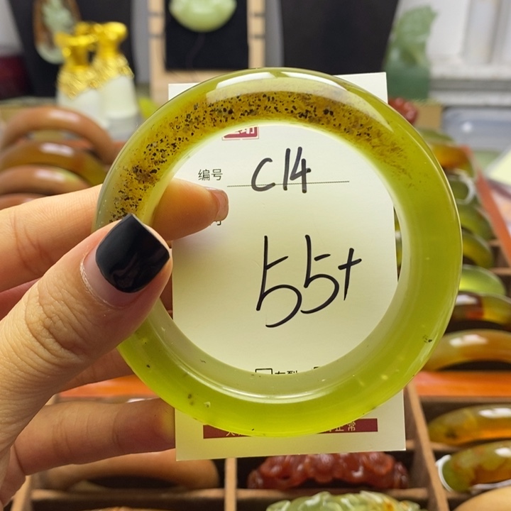 蛇纹石玉手镯未镶嵌