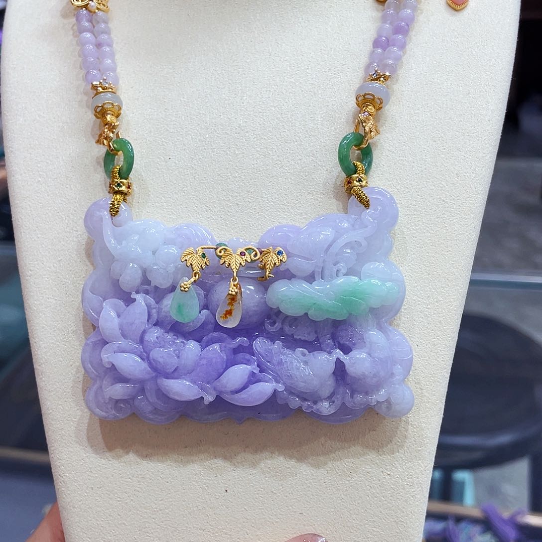 翡翠颈饰未镶嵌项链