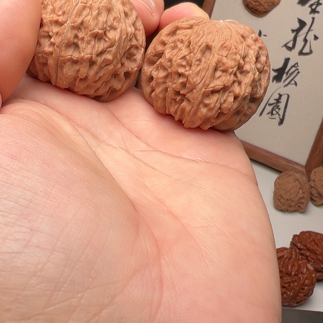 小***哥文玩核桃吊坠磨盘