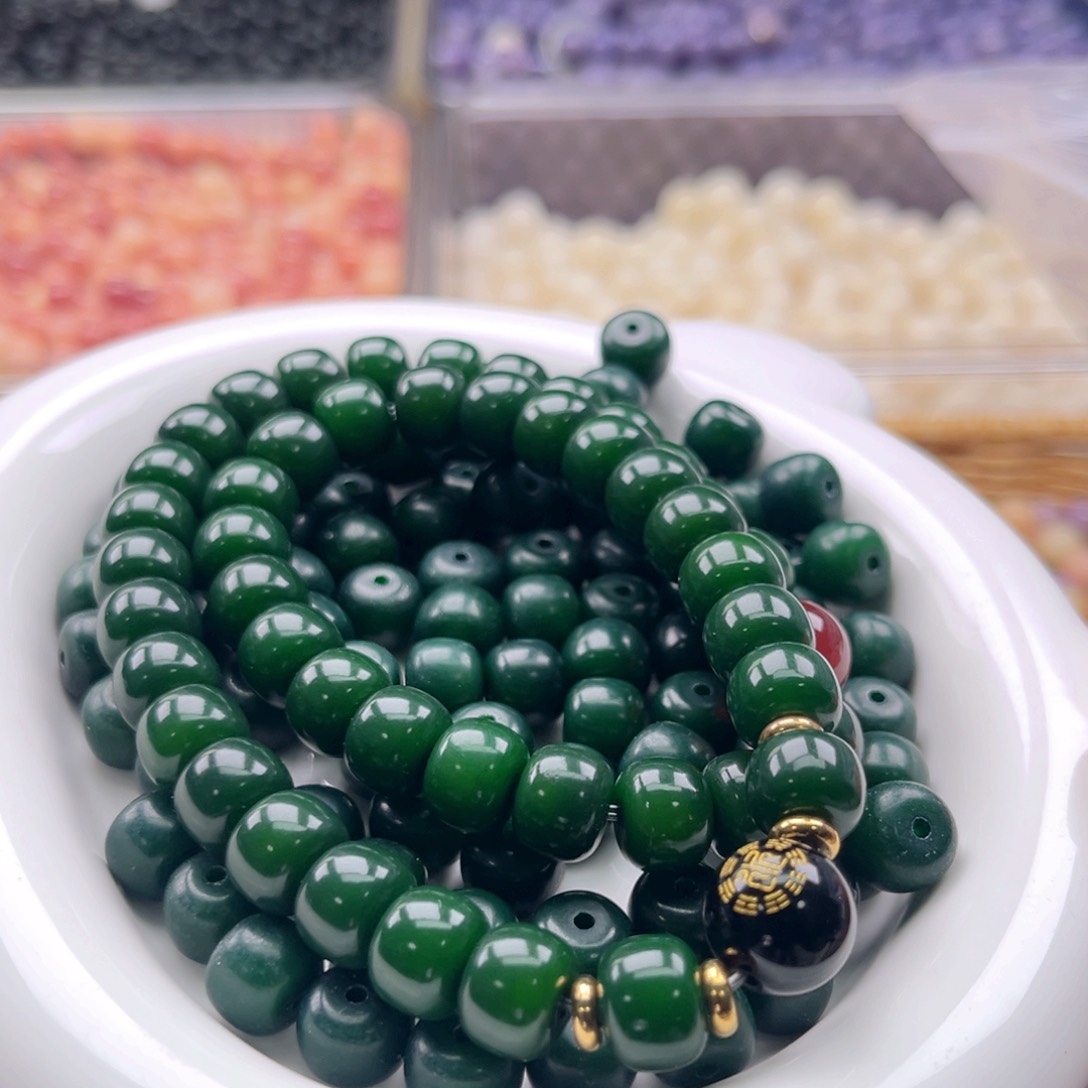 白玉菩提吊坠c/10 100+20祖母绿