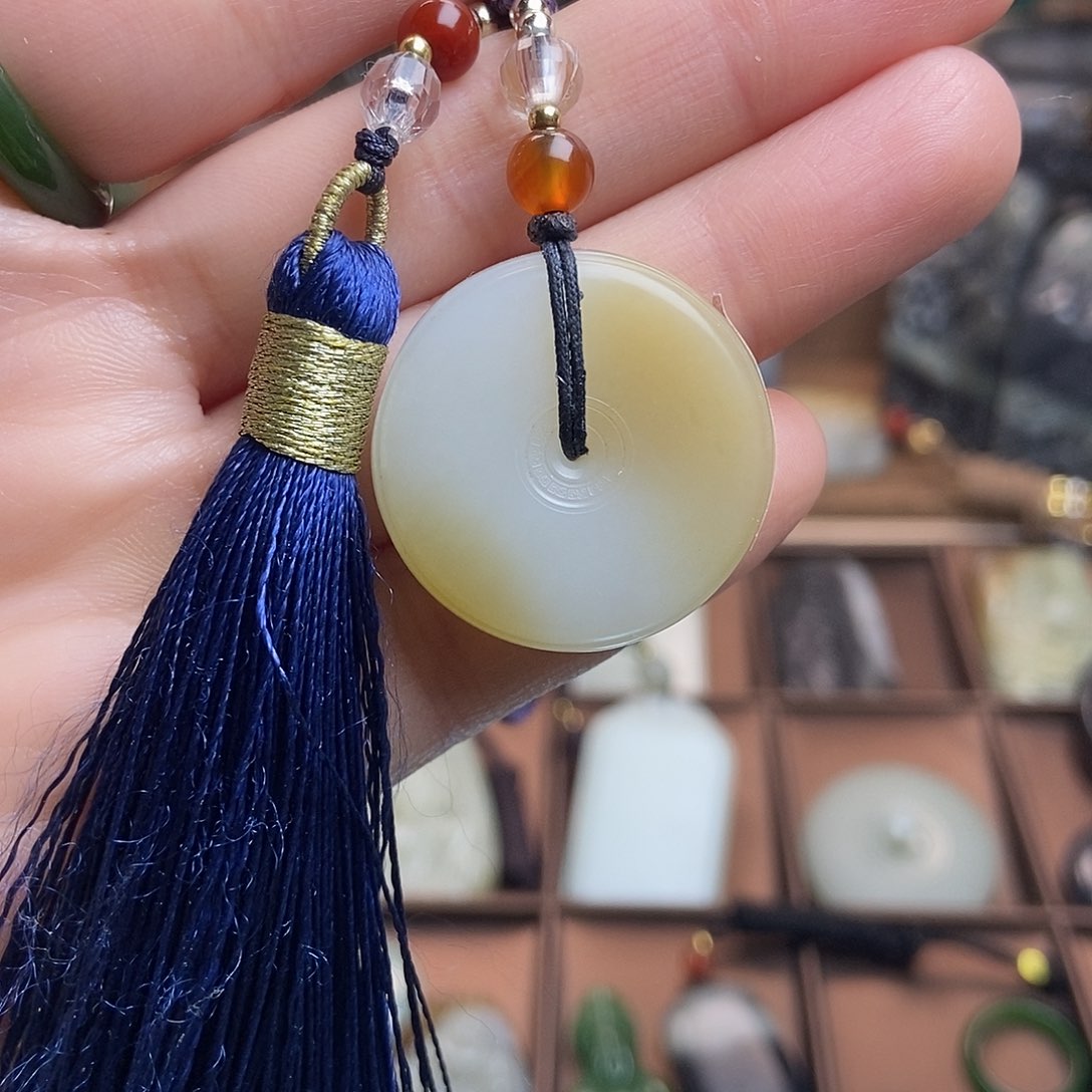 和田玉（糖玉）颈饰未镶嵌