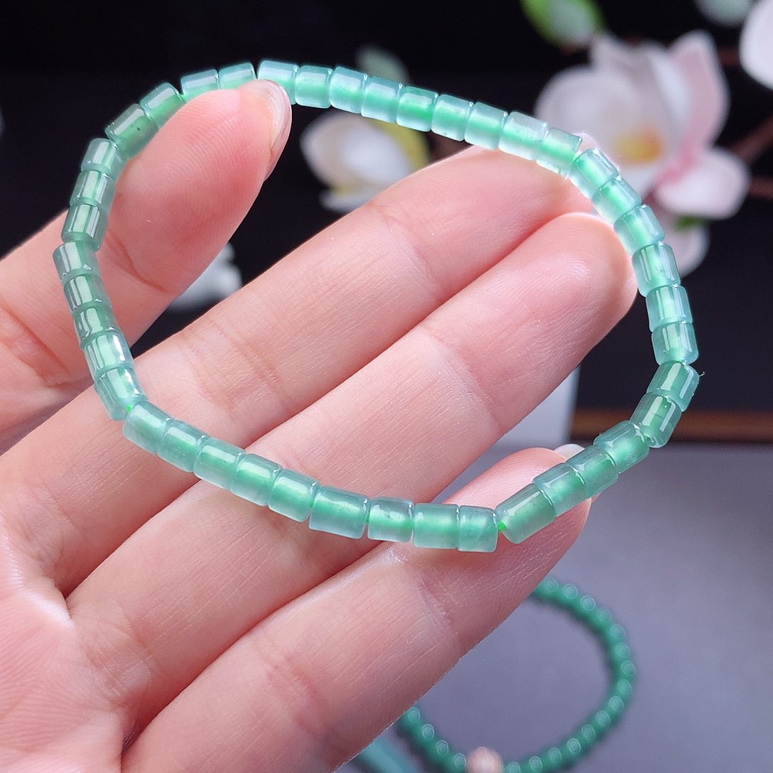 翡翠手镯（圆镯）未镶嵌