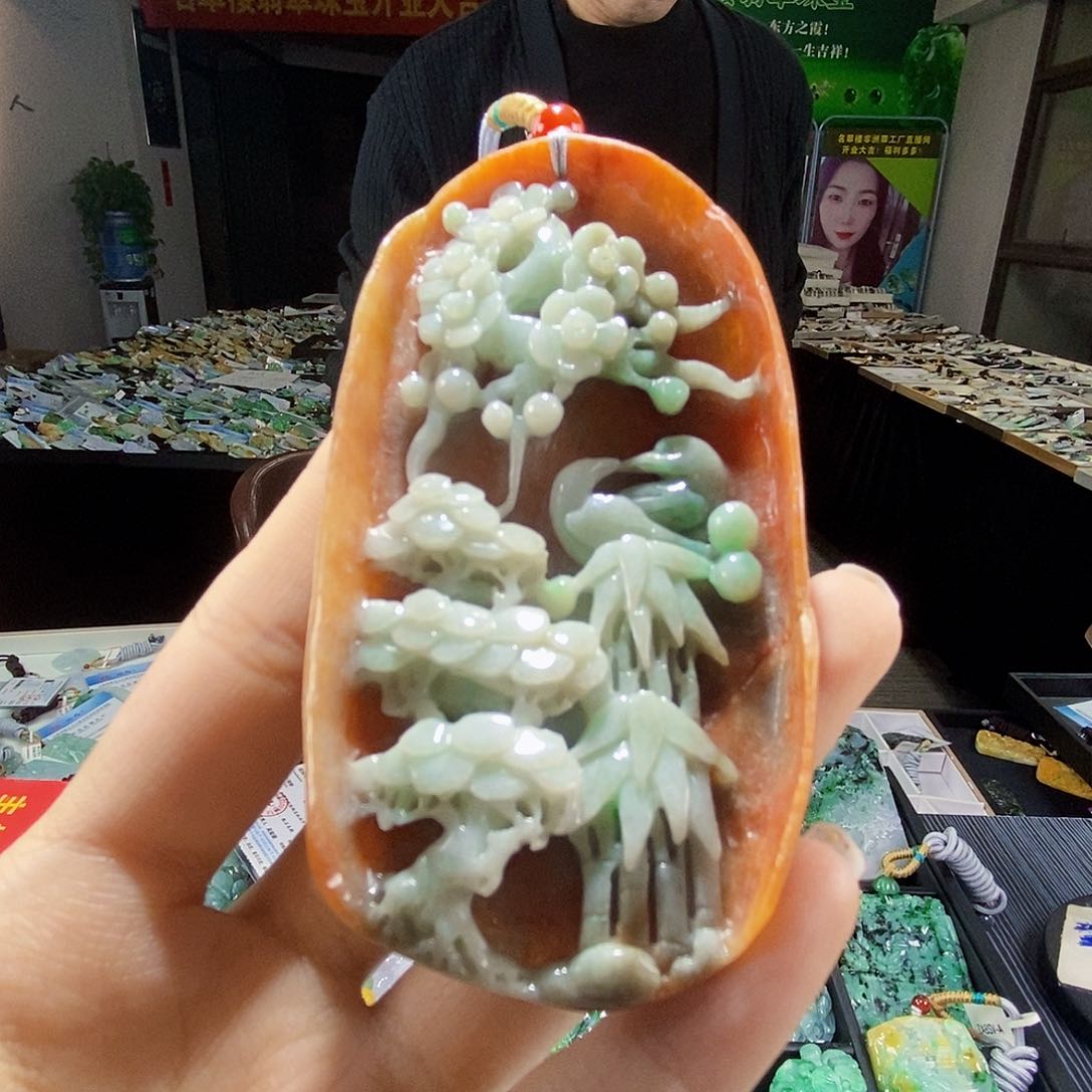 颈饰未镶嵌翡翠翡翠