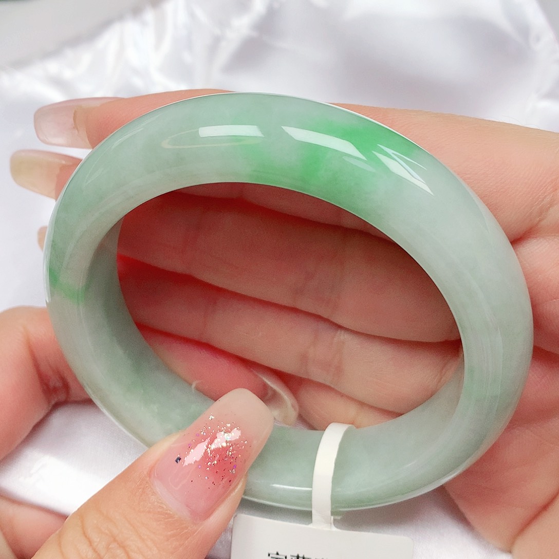 翡翠手镯未镶嵌抖音893