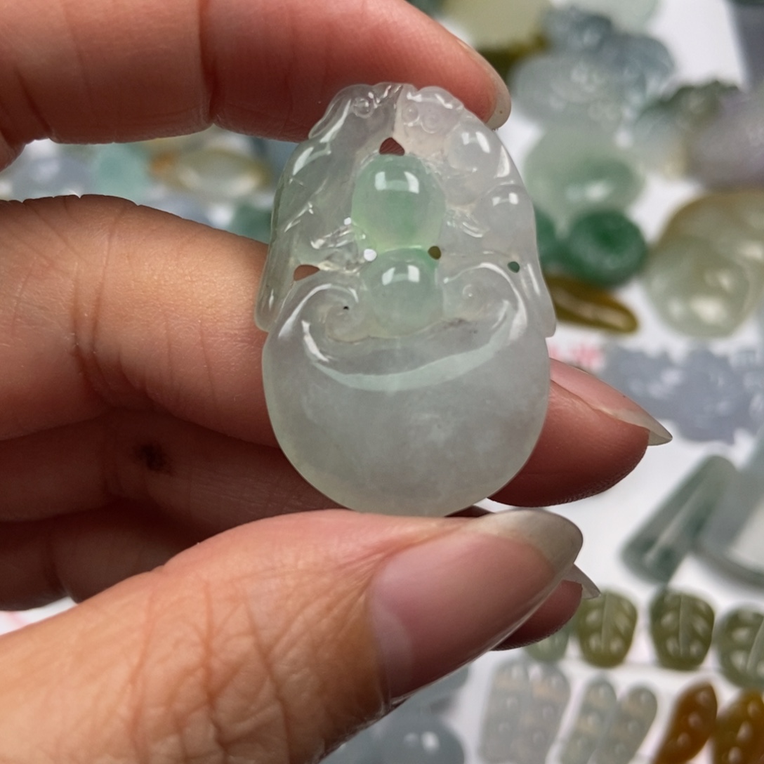 翡翠未镶嵌颈饰翡翠