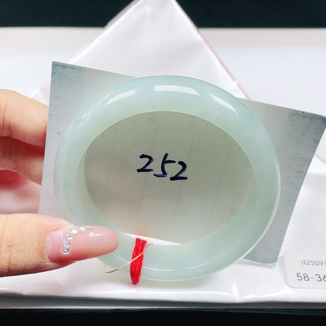 翡翠未镶嵌手镯 轮胎镯58+