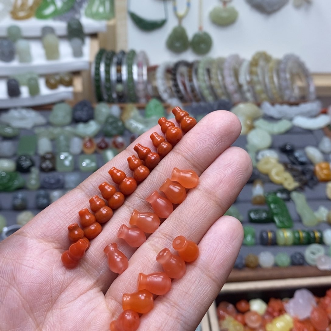 和田玉颈饰未镶嵌麦*糖