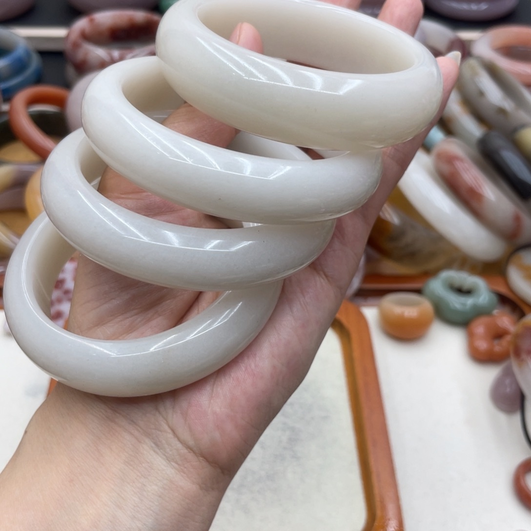 石英岩玉圈口齐全未镶嵌