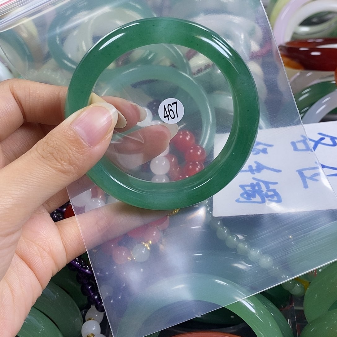 石英质玉手镯未镶嵌56