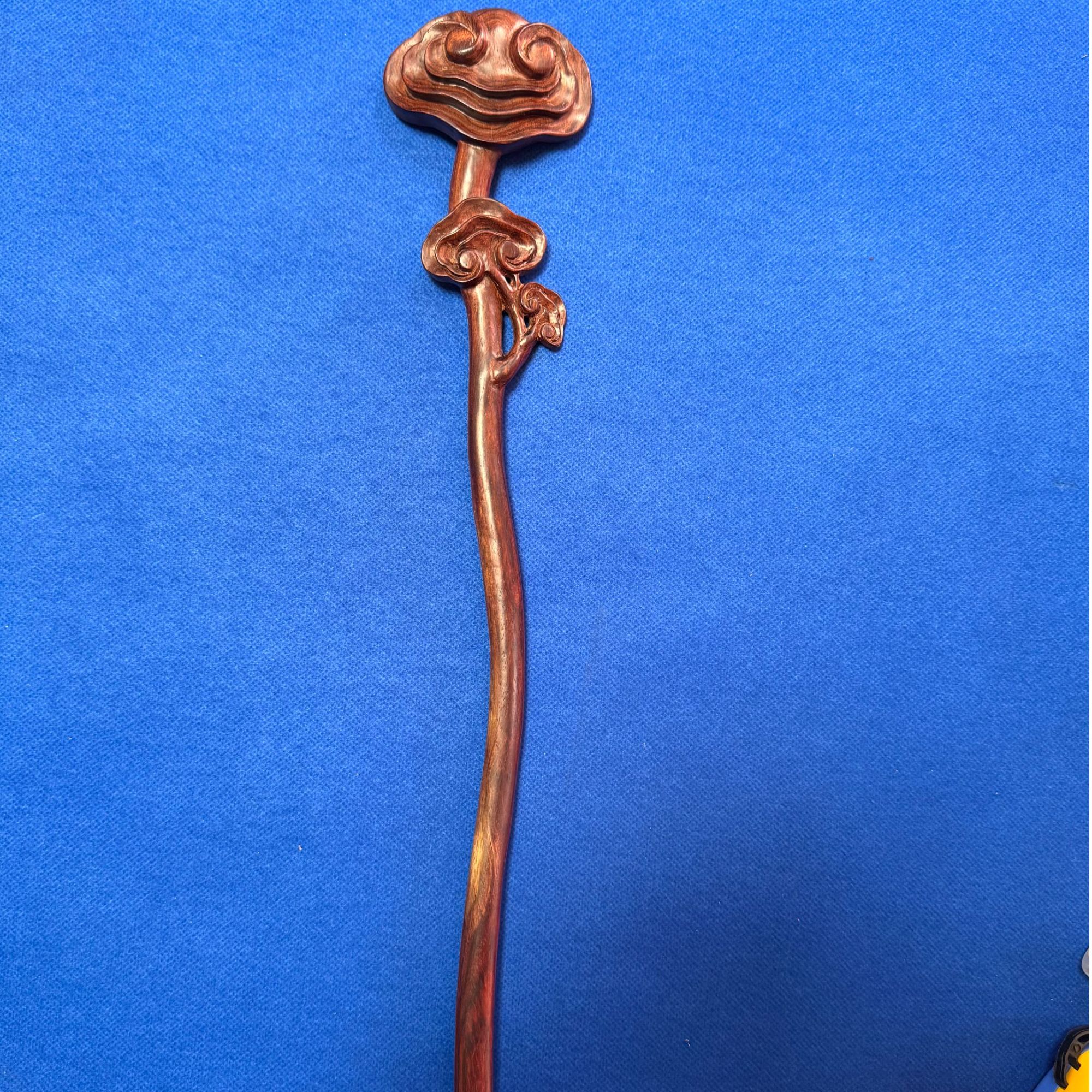 印度小叶紫檀纯手工雕刻灵芝手把件精工打磨抛光