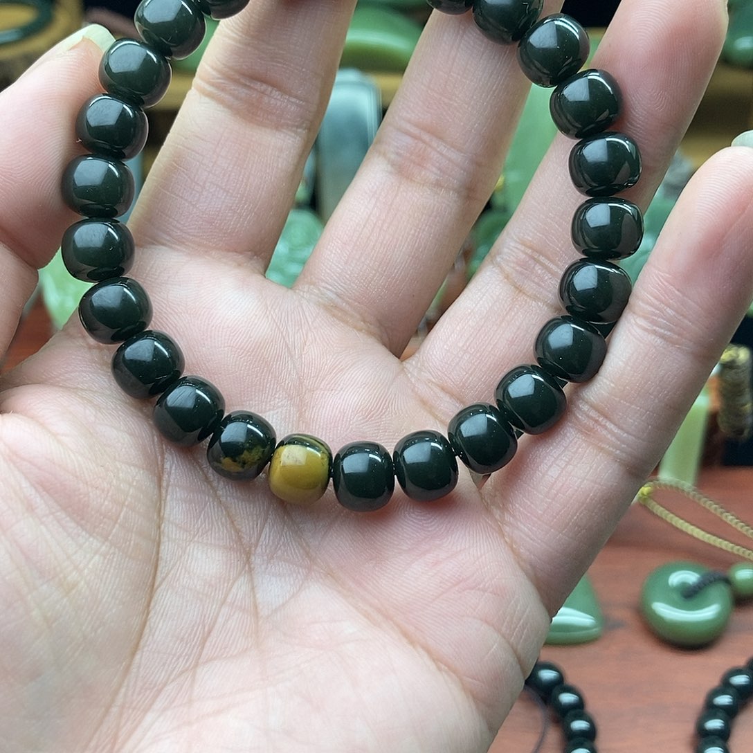 和田玉（糖玉）未镶嵌手链