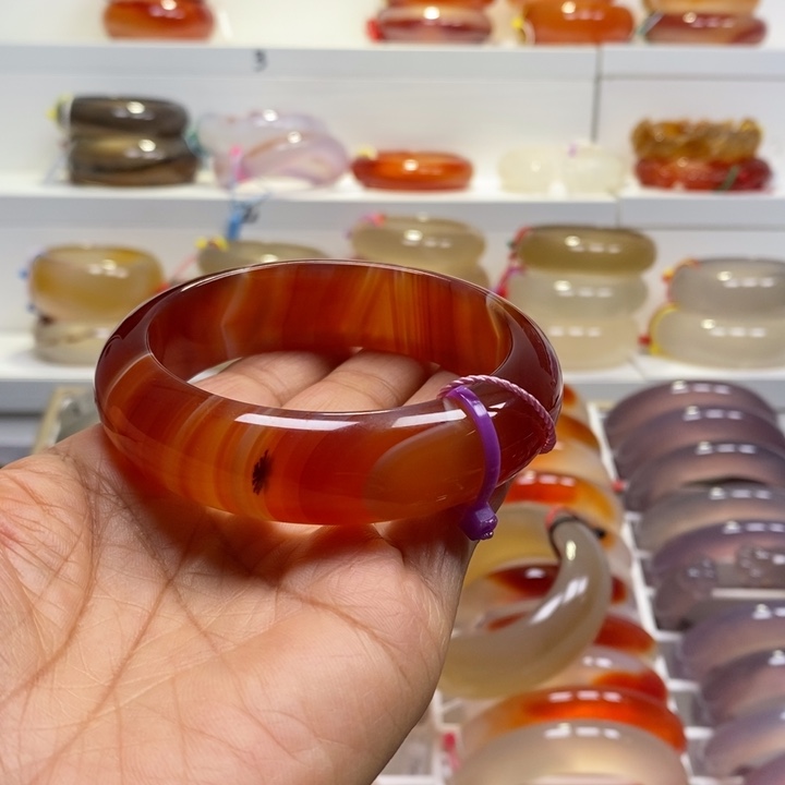 啦***娜玛瑙/玉髓未镶嵌手镯俏色花纹