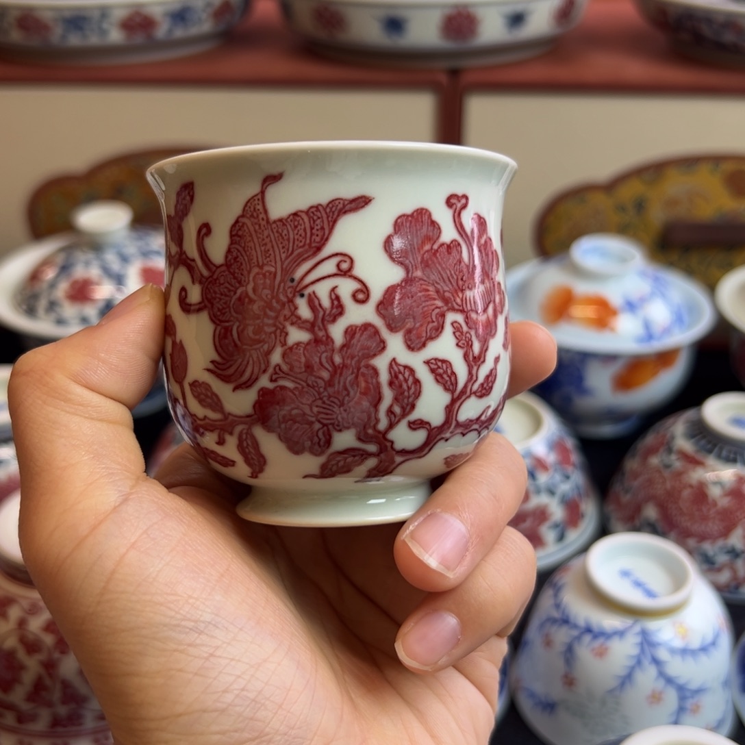 正绎堂釉里红蝶恋花