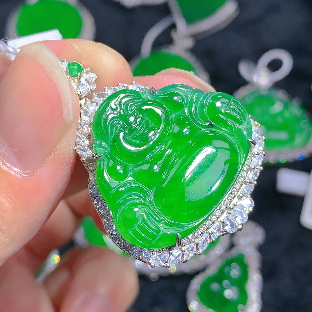 翡翠颈饰银S925镶嵌吊坠