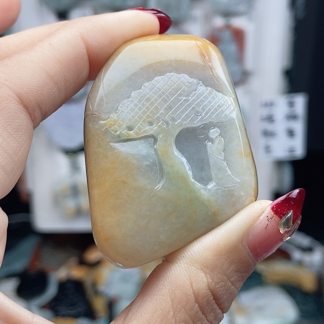 翡翠颈饰未镶嵌翡翠