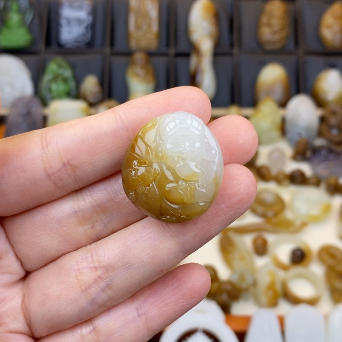 和田玉未镶嵌颈饰