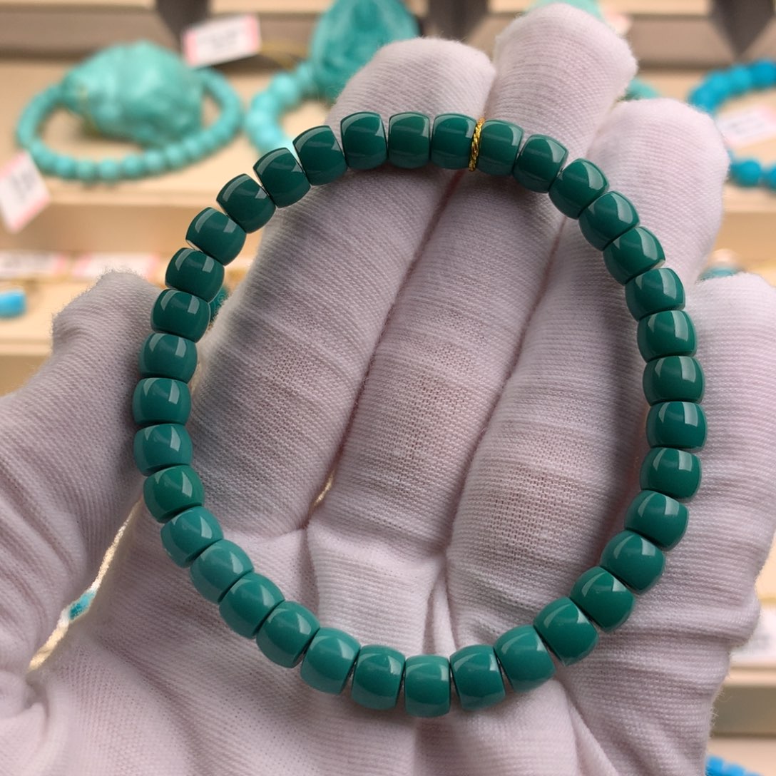 绿松石未镶嵌颈饰