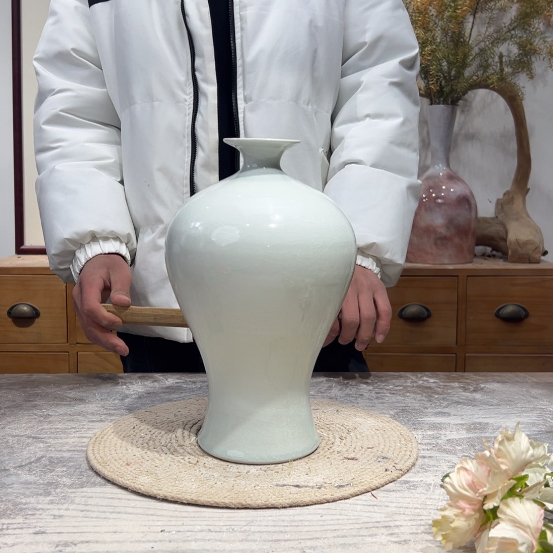 摆件陶瓷花瓶高30口3微瑕