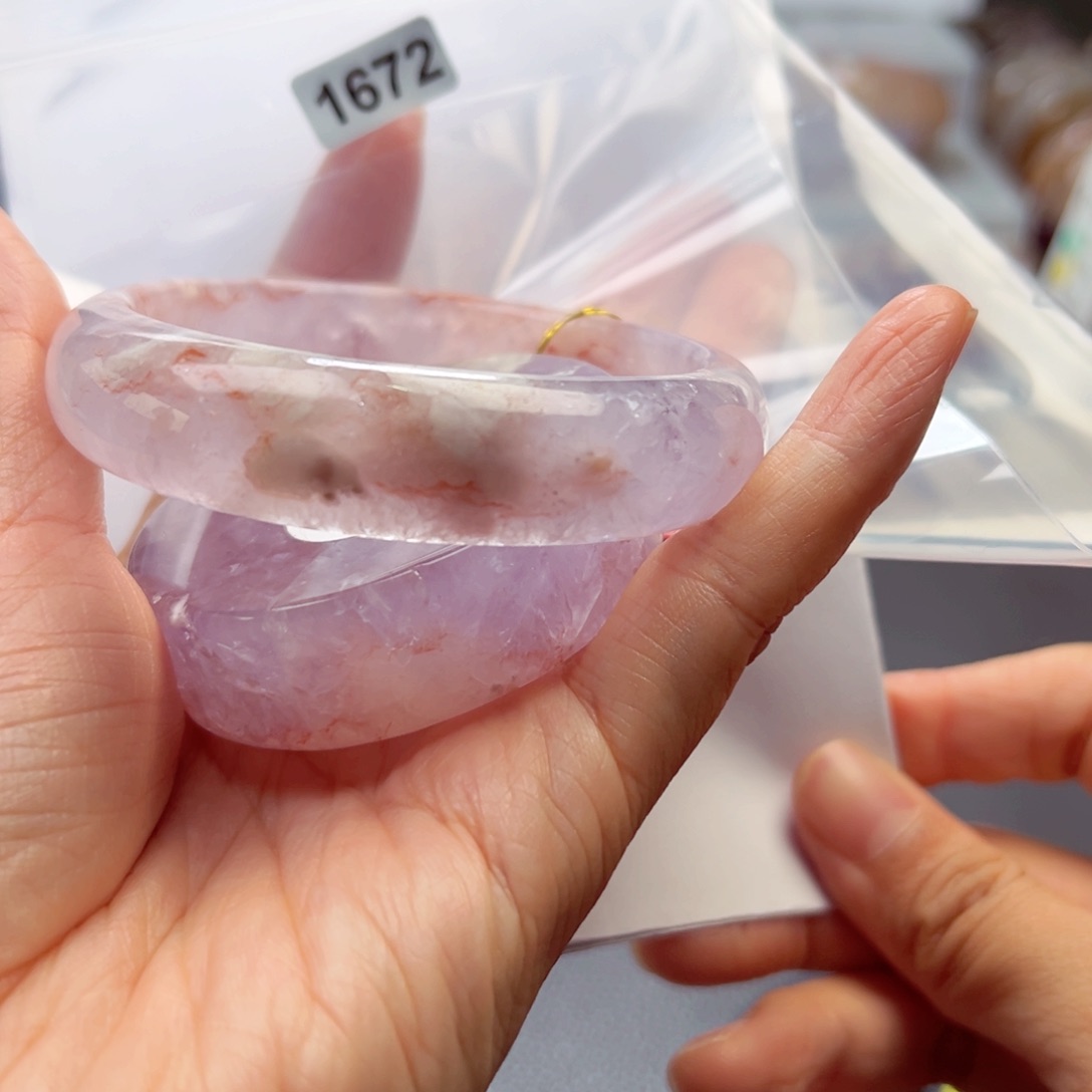 石英质玉未镶嵌手镯笨**飞