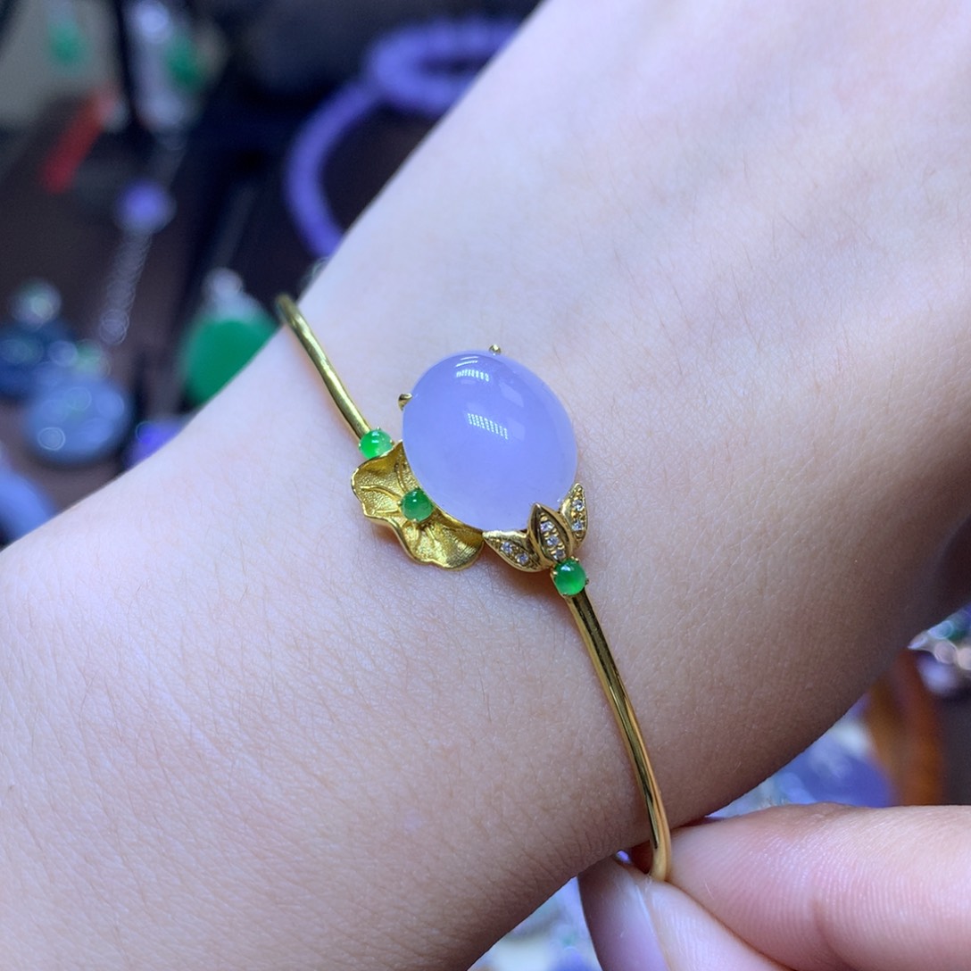 翡翠颈饰18K金镶嵌翡翠