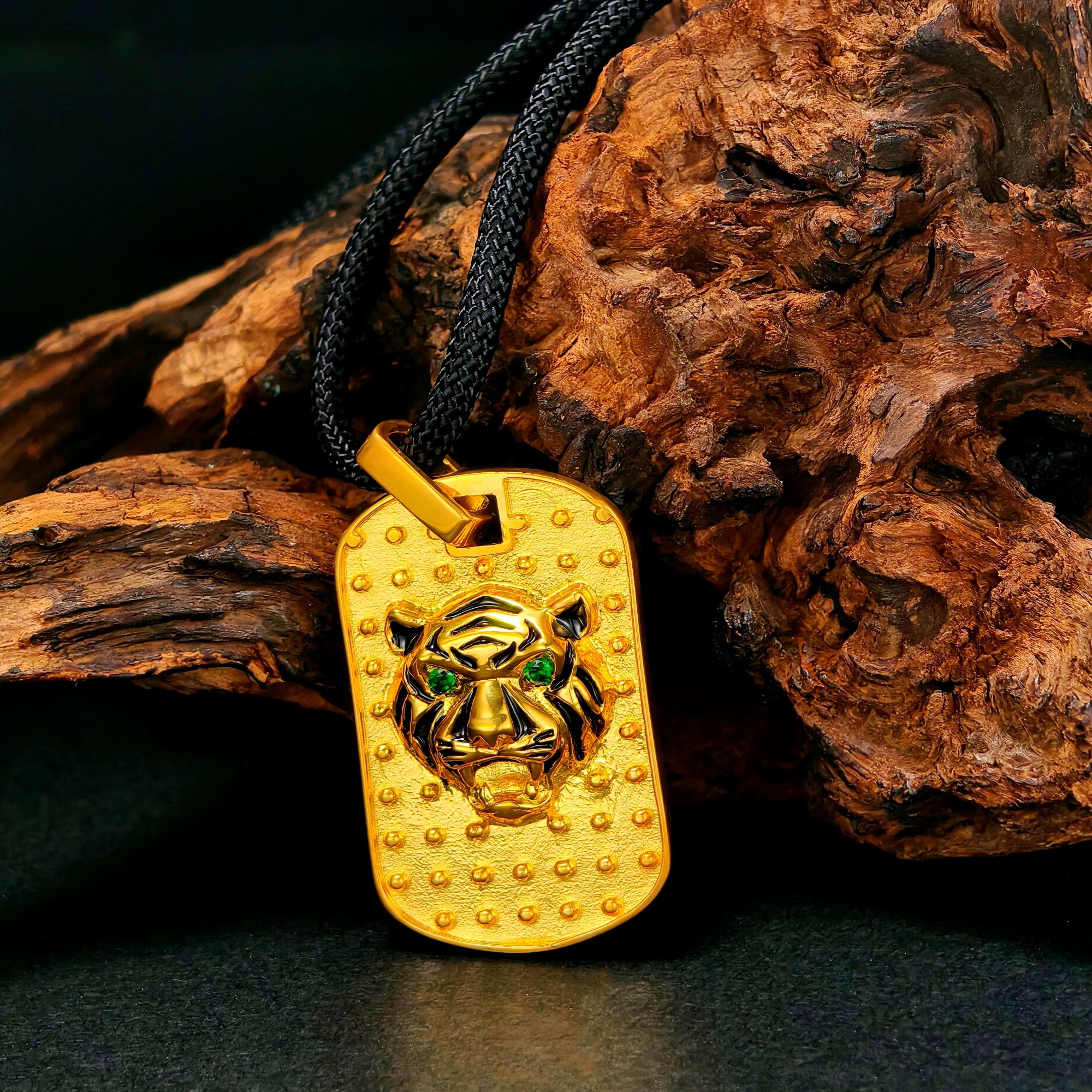 吊坠925银锆石 名爵珠宝足银镶嵌锆石虎牌吊坠项链