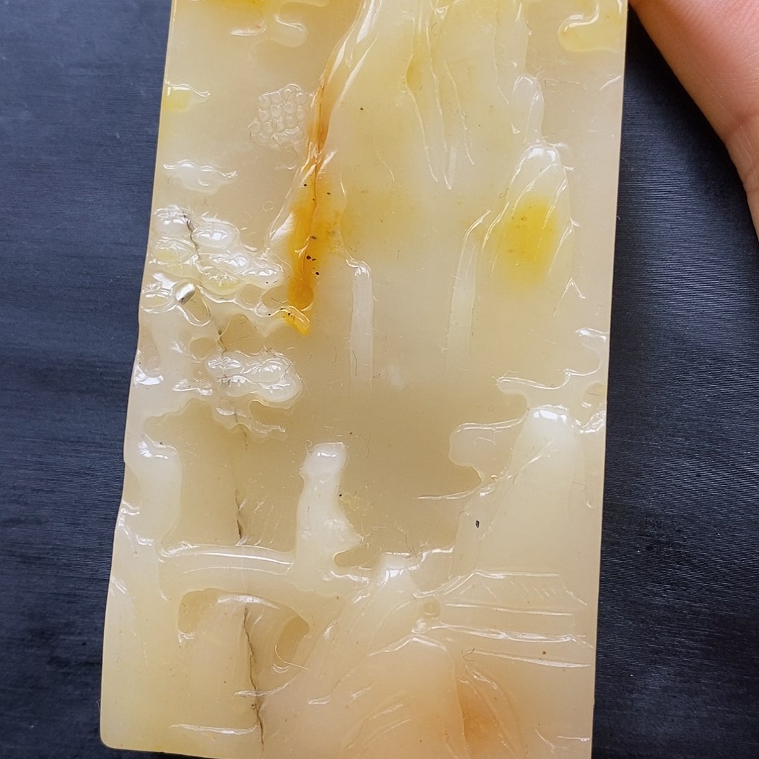 石英质玉（黄龙玉）颈饰未镶嵌