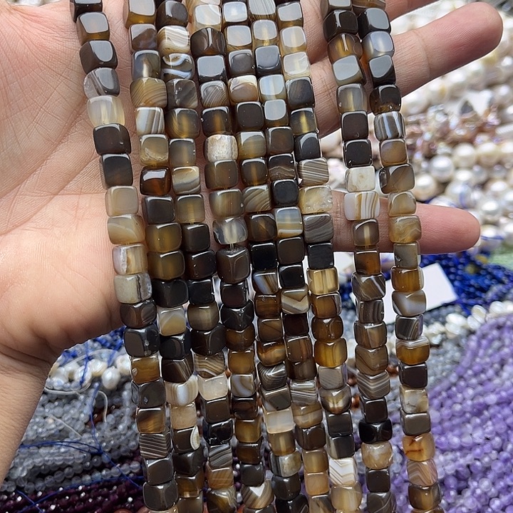 玛瑙/玉髓未镶嵌珠宝半成品一条7mm左右梦幻玛瑙方糖