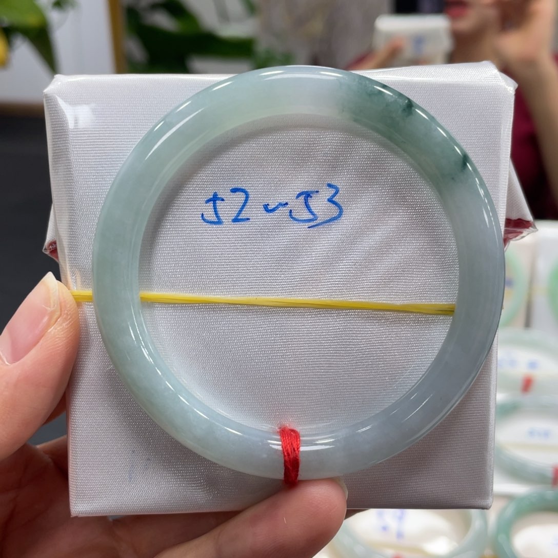 翡翠未镶嵌手镯翡翠