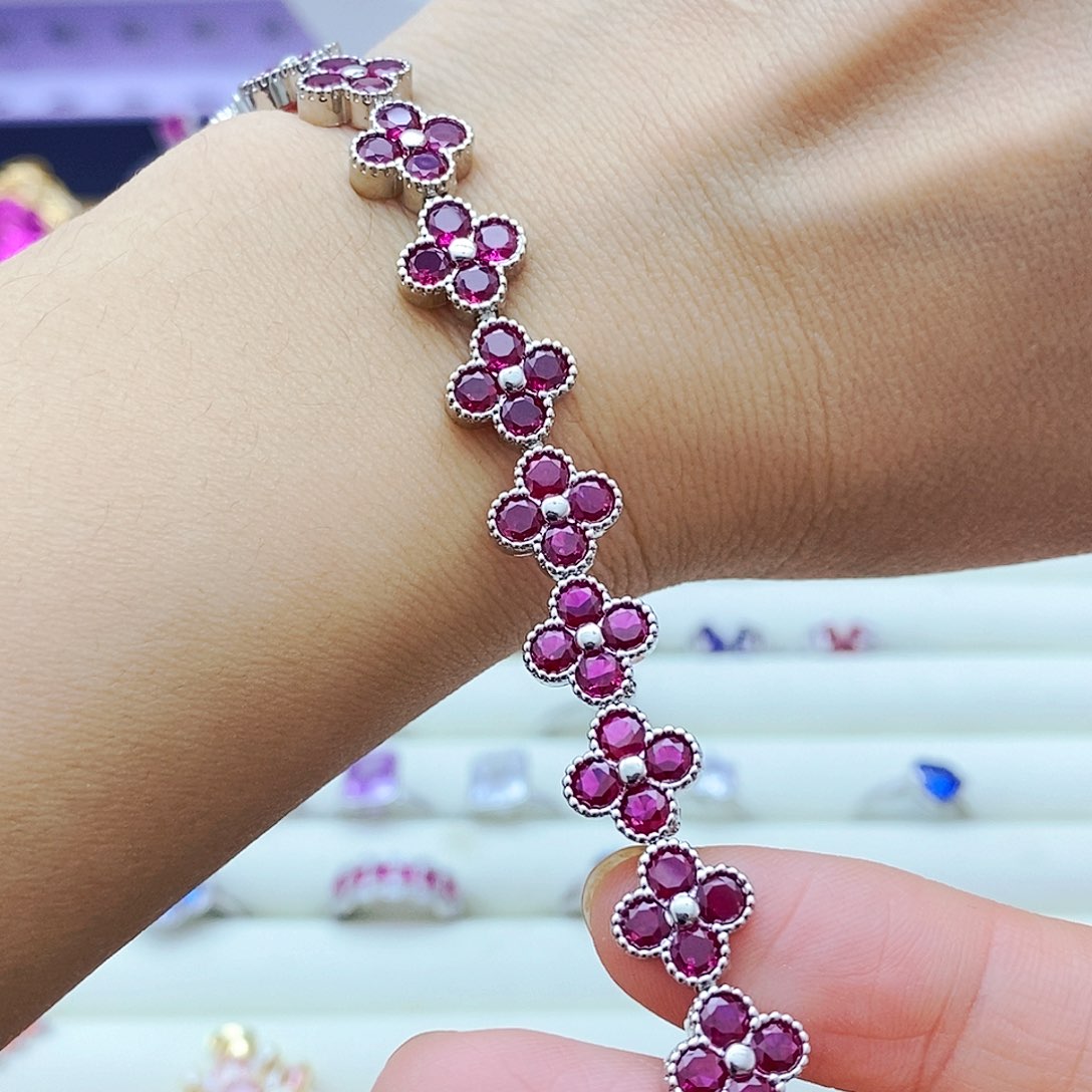 未镶嵌手链红宝石