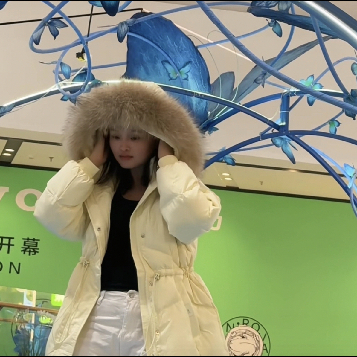 宽松连帽收腰款长袖女休闲风时尚保暖短款中长款羽绒服