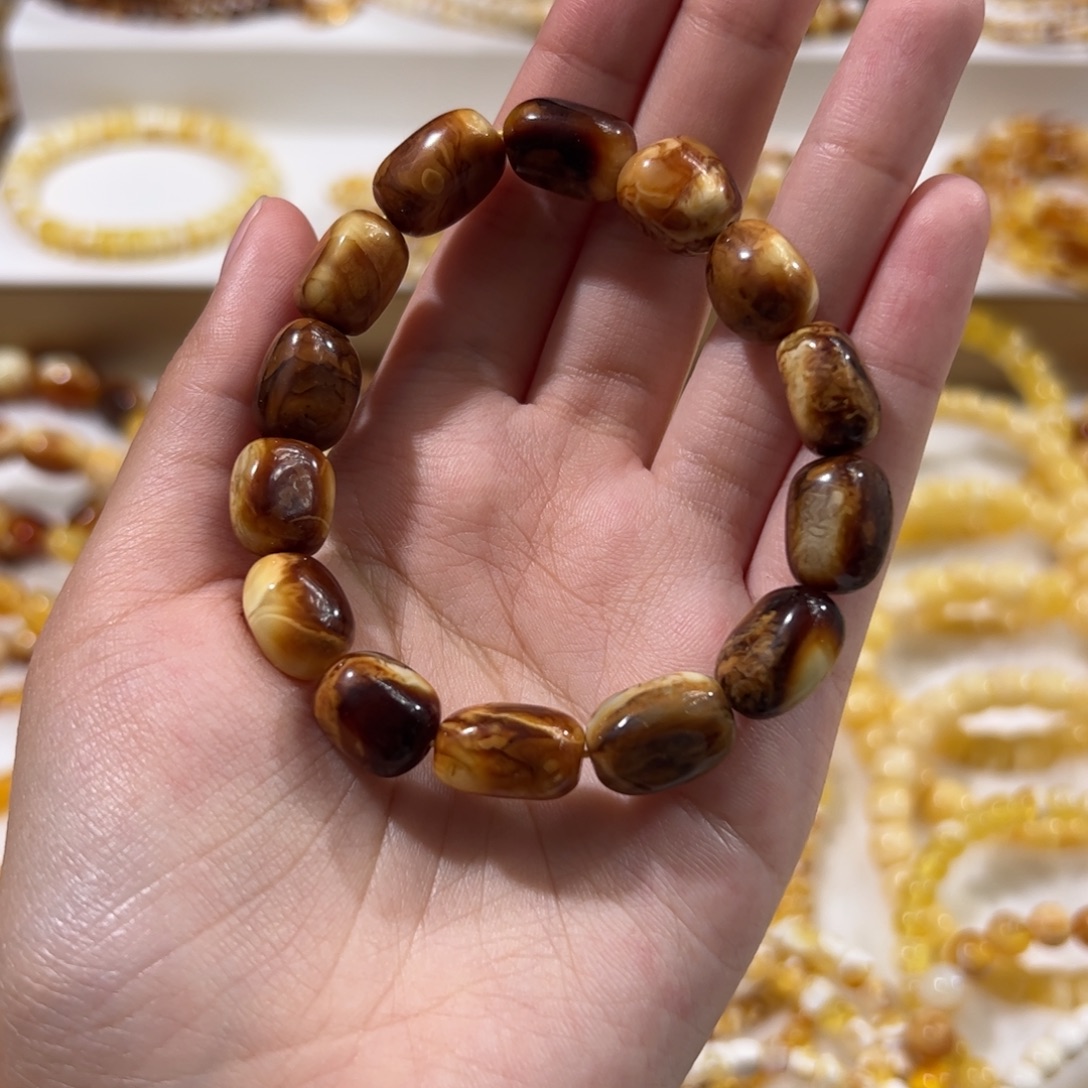 琥珀未镶嵌珠宝奇石满蜡满沁随型手串