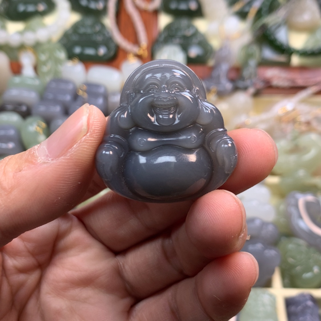 【闪购商品】和田玉颈饰未镶嵌笑**云