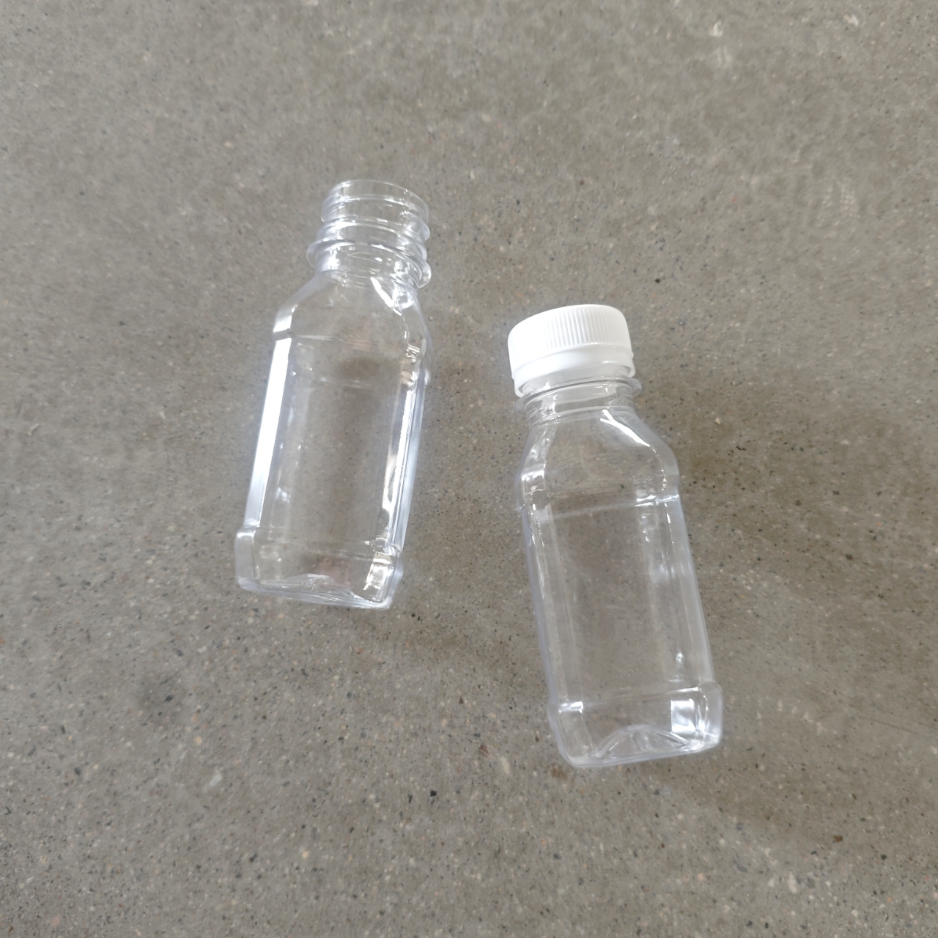 【三三】 老茶油塑料瓶 可装100克 2个