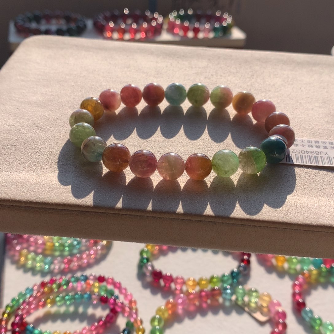 手链未镶嵌碧玺不退换