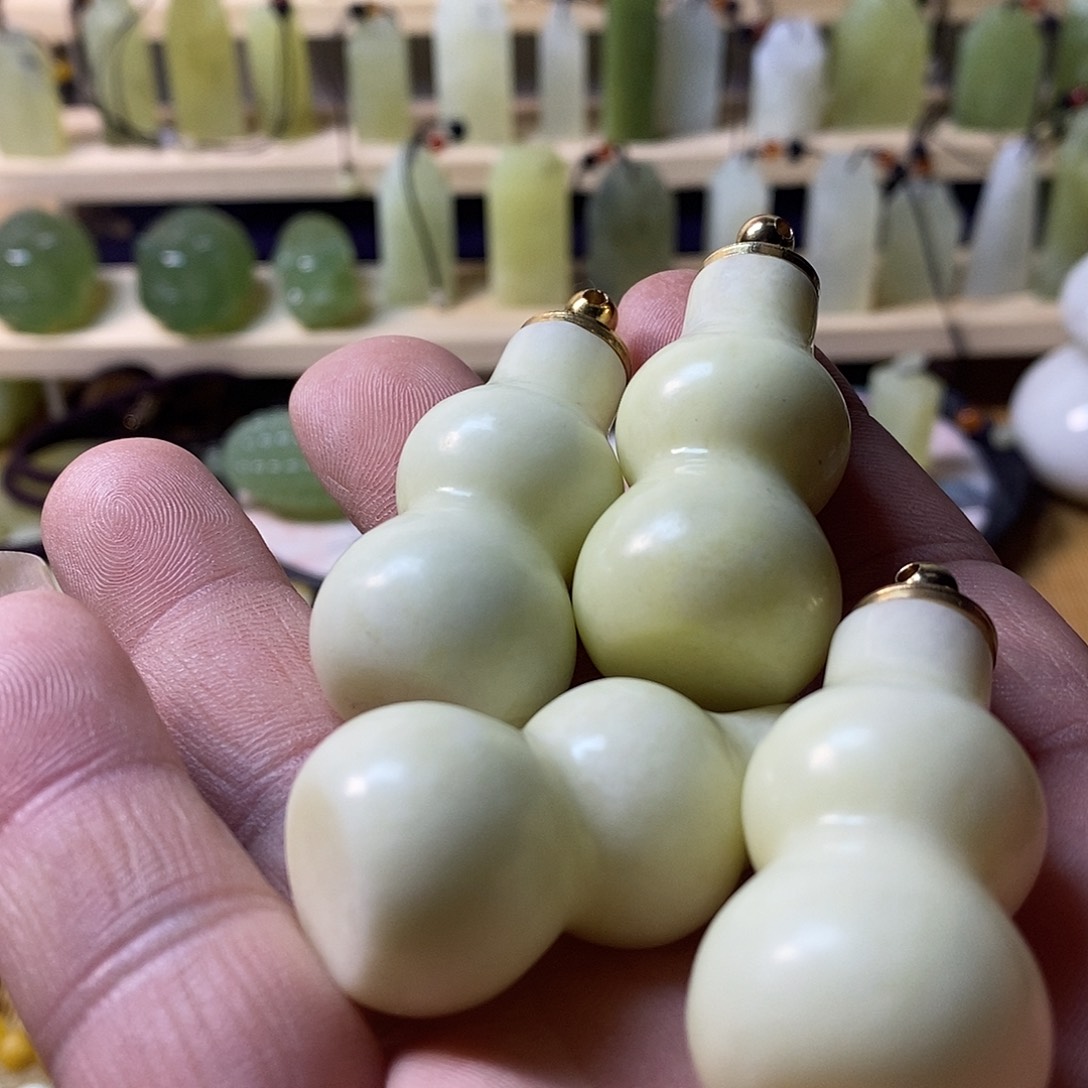 蛇纹石玉合金珠宝奇石