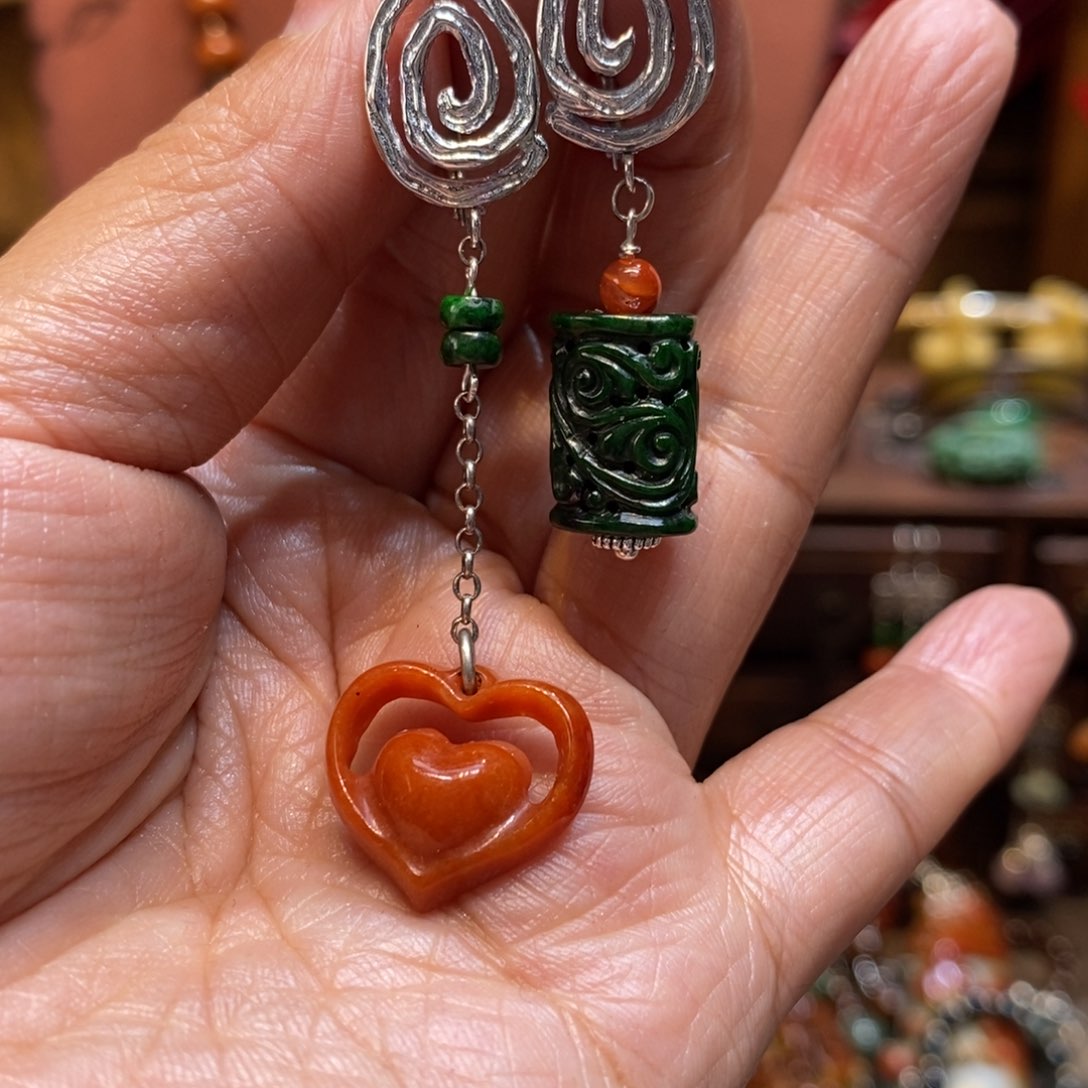 翡翠吊坠(赠链)未镶嵌