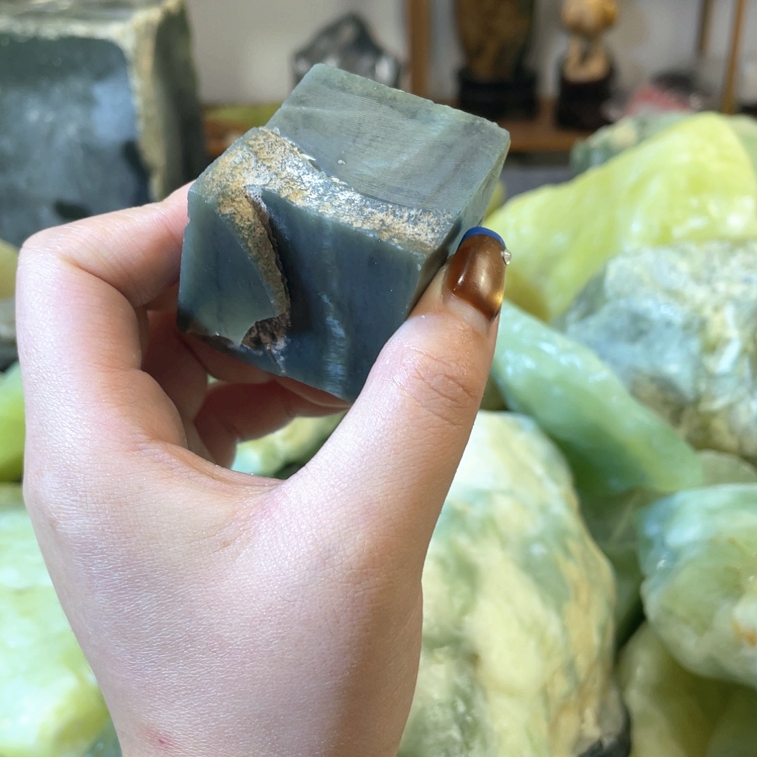 蛇纹石玉未镶嵌中国四大名玉简易