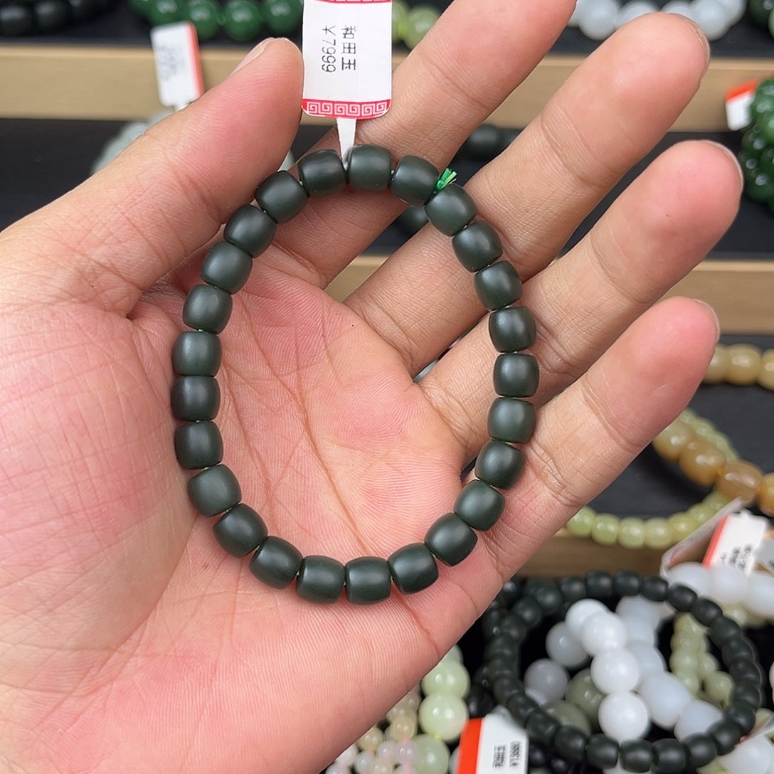 和田玉手串未镶嵌纯天然新疆和田玉沙枣青8mm