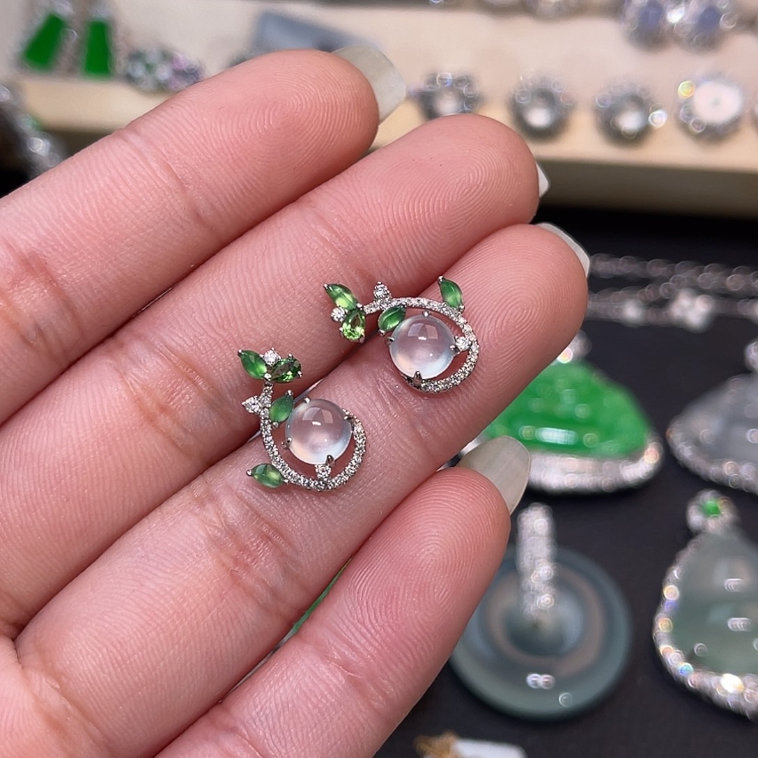 翡翠18K金镶嵌耳饰蛋面