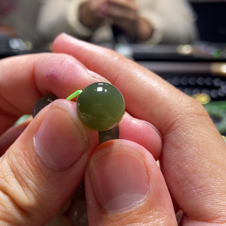 和田玉未镶嵌手串