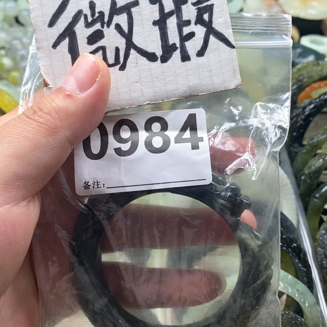 岫玉手镯未镶嵌张*菓手镯