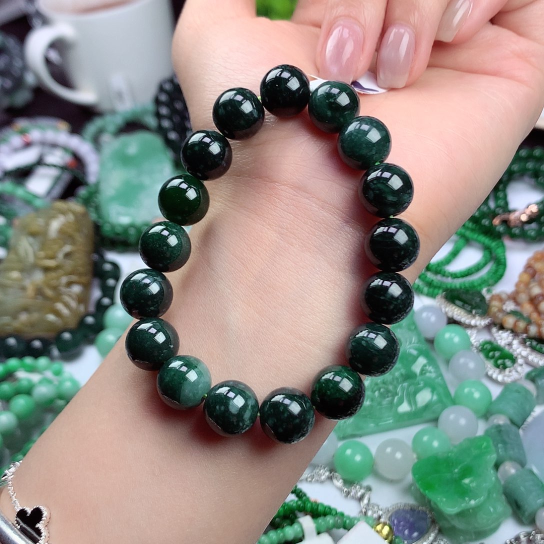 翡翠未镶嵌颈饰手串