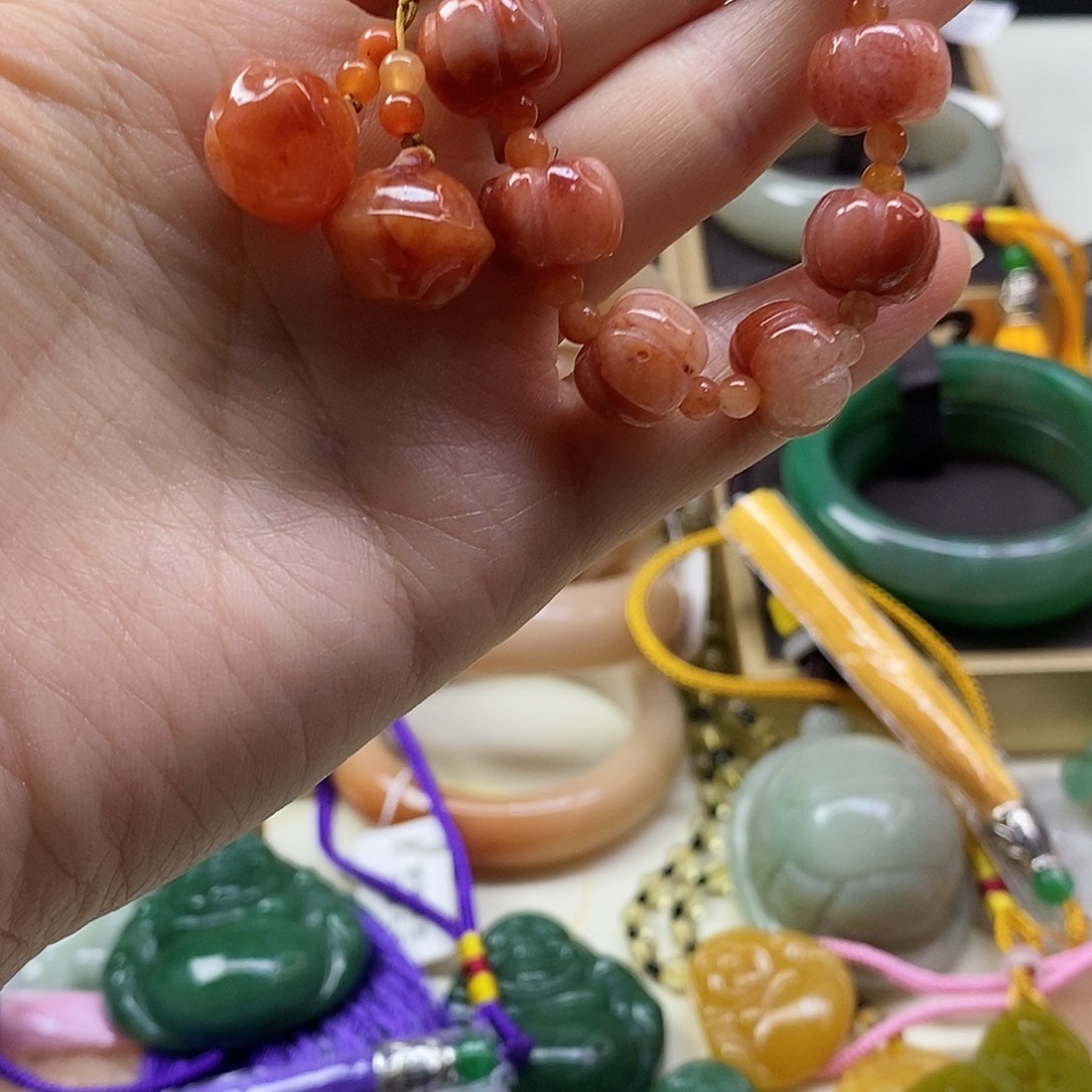 谢***姐合金手镯石英质玉（非洲翠）