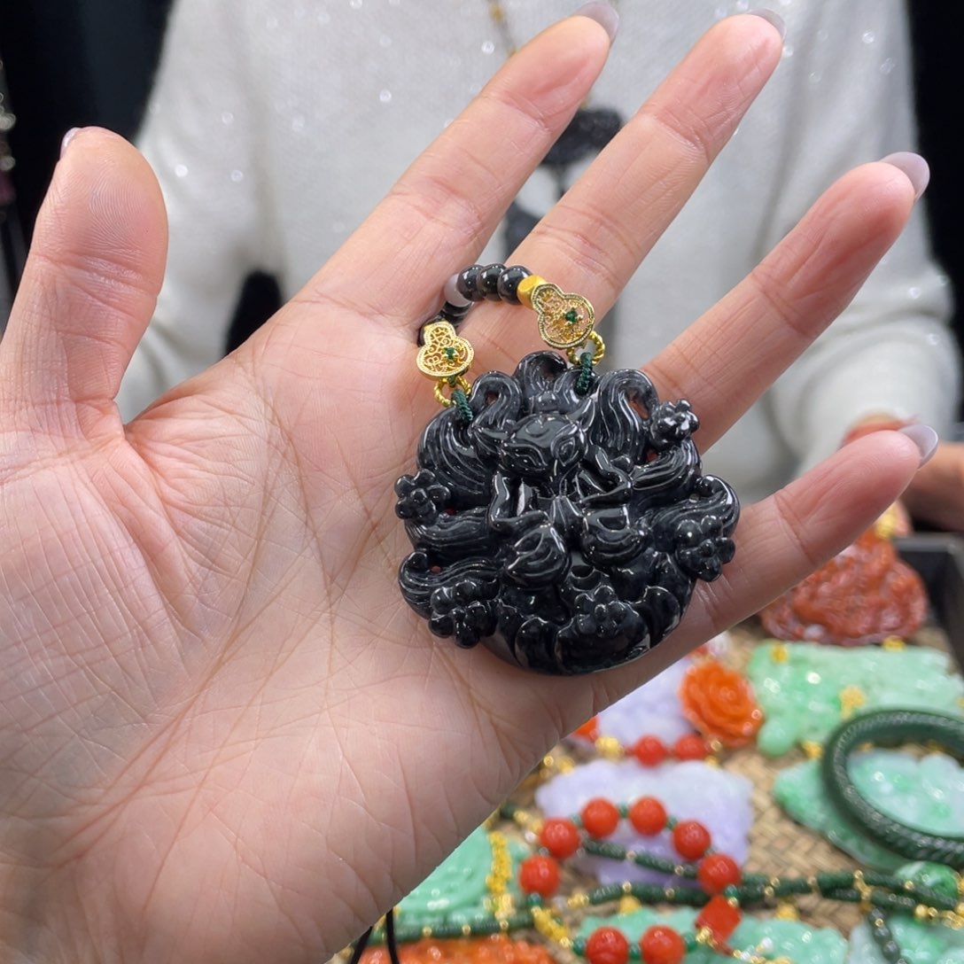 翡翠颈饰未镶嵌代编织