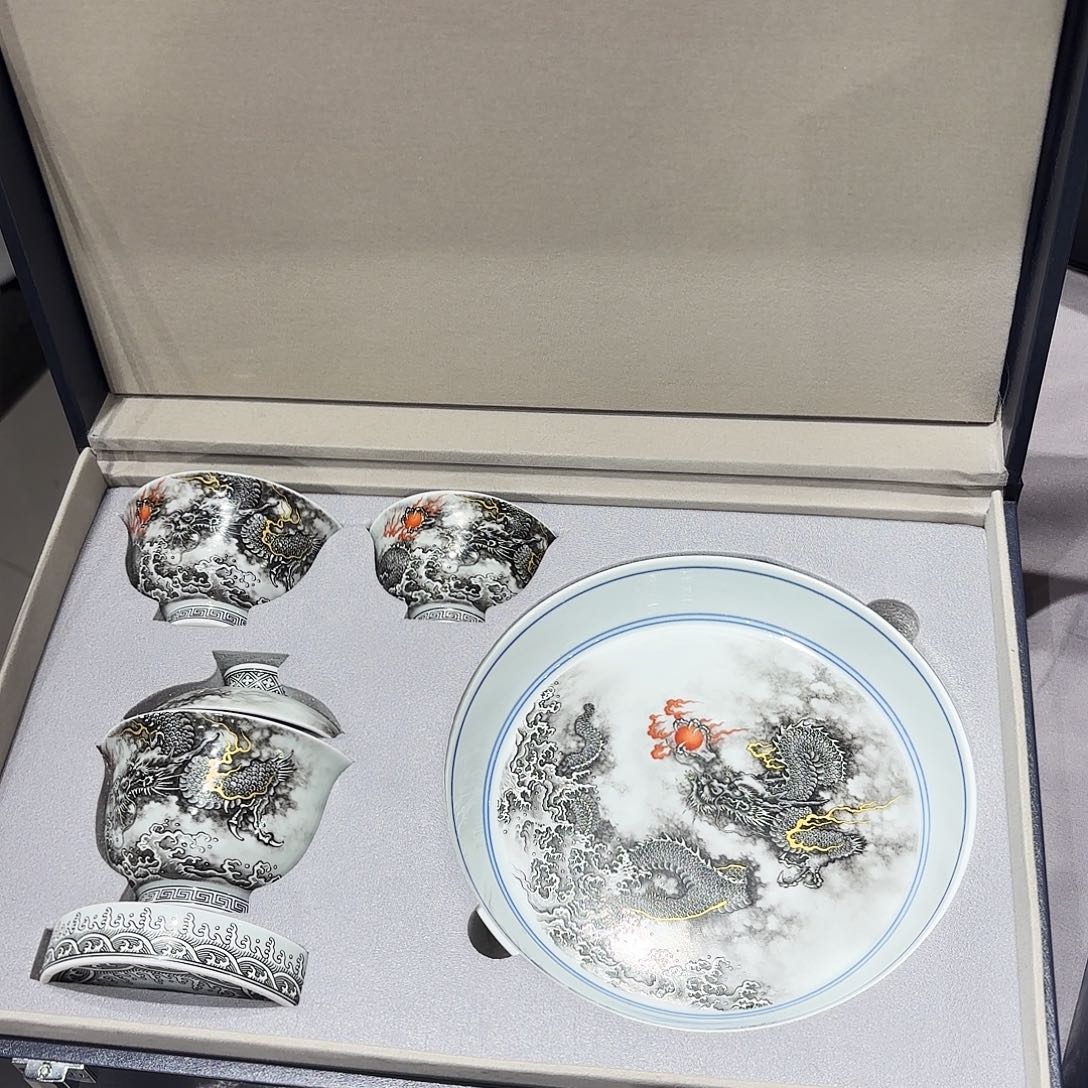 瓷片人**处景德镇陶瓷研究所