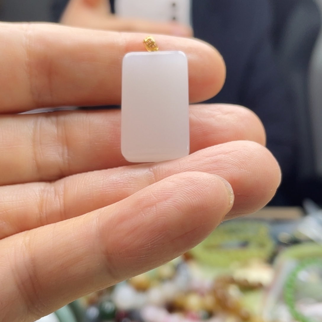 和田玉18K金镶嵌颈饰