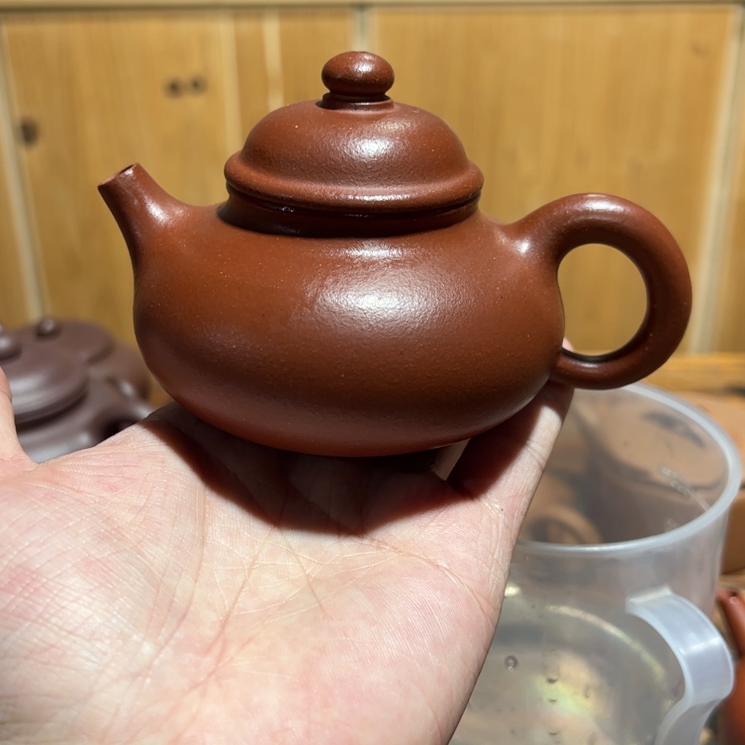 紫砂茶壶………………………………………………………………