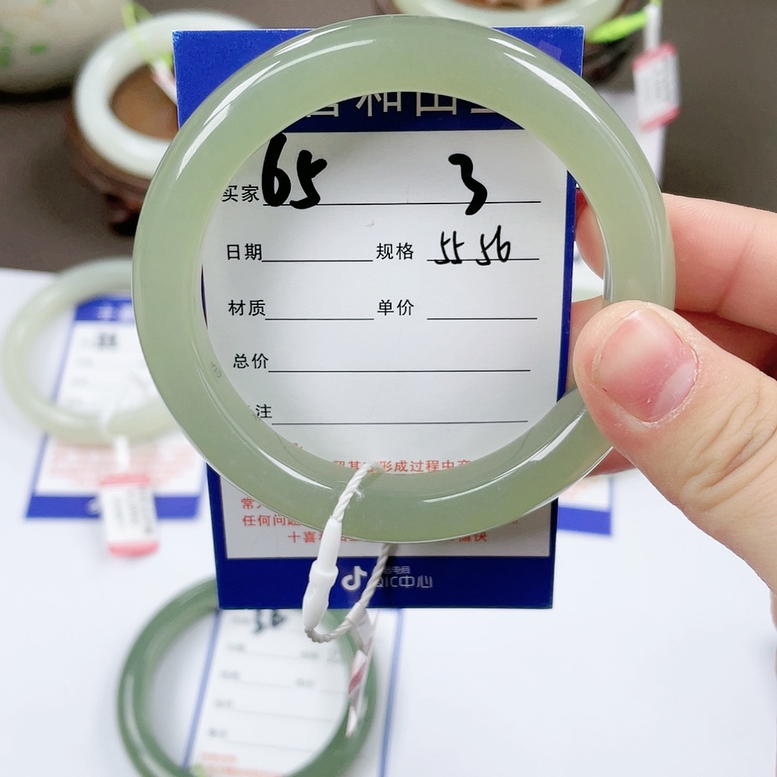 【闪购商品】和田玉手镯未镶嵌